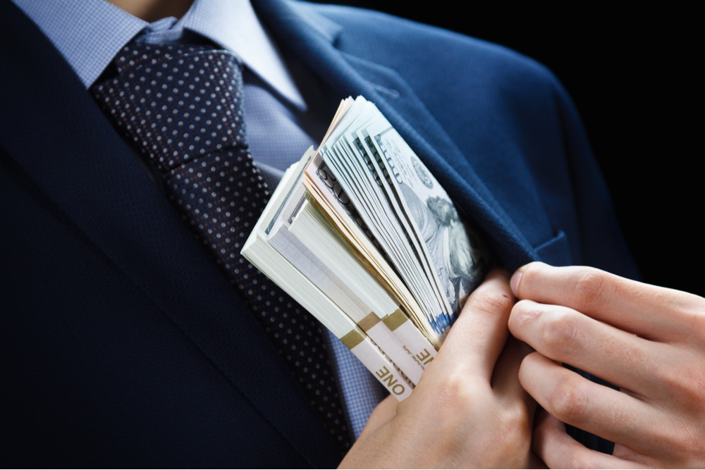 Where complex money displacements are hidden? | certomo